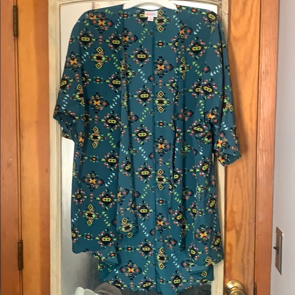 Tops - Lindsay style lularoe